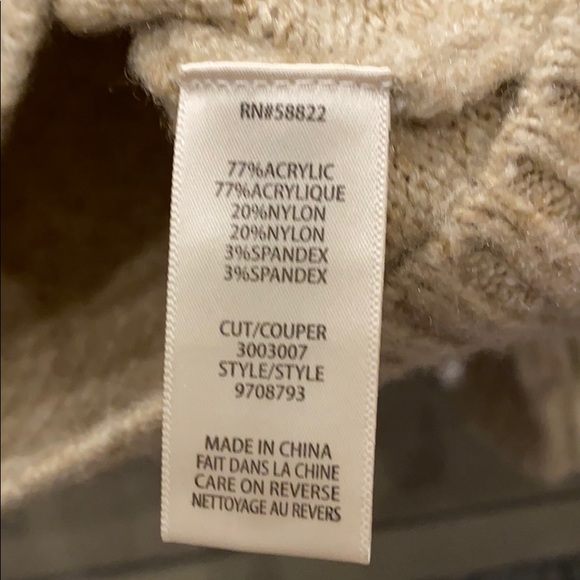 Max Studio Women’s Sweater Size XS - Picture 4 of 4